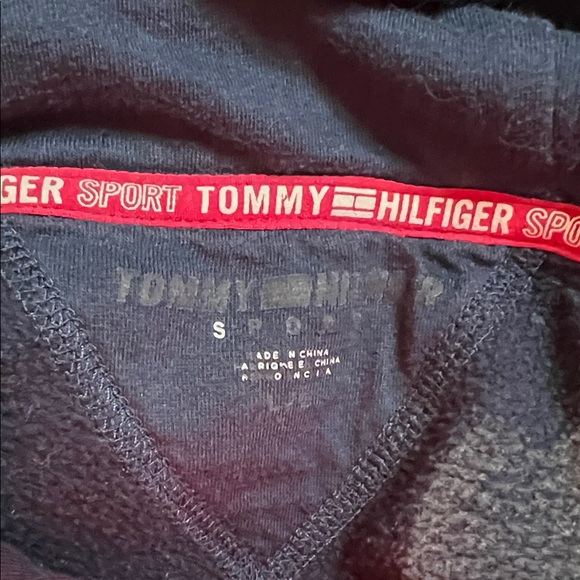 Tommy Hilfiger Dark Blue Sweatshirt with Red Details - Picture 9 of 9